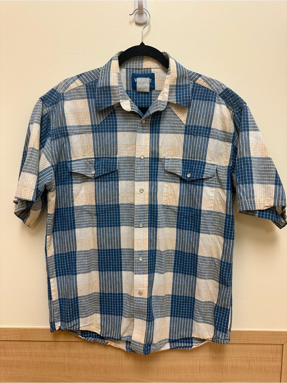 Wrangler Blue and Cream Plaid Short-Sleeve Button-Up Shirt
